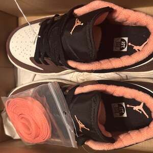 Nike Air Jordan 1 Low SE Mocha Light Chocolate
